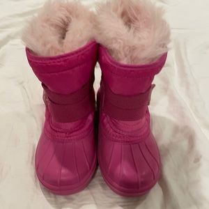 Girls pink thermolite snow boots, size 1